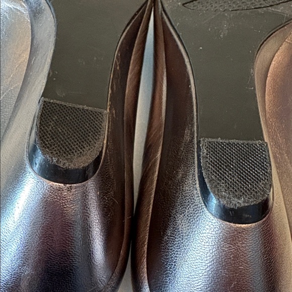 Alfani  Step n flex women’s shoes
Pep-toe  2”wedge heel metallic, pewter padded - Picture 10 of 13